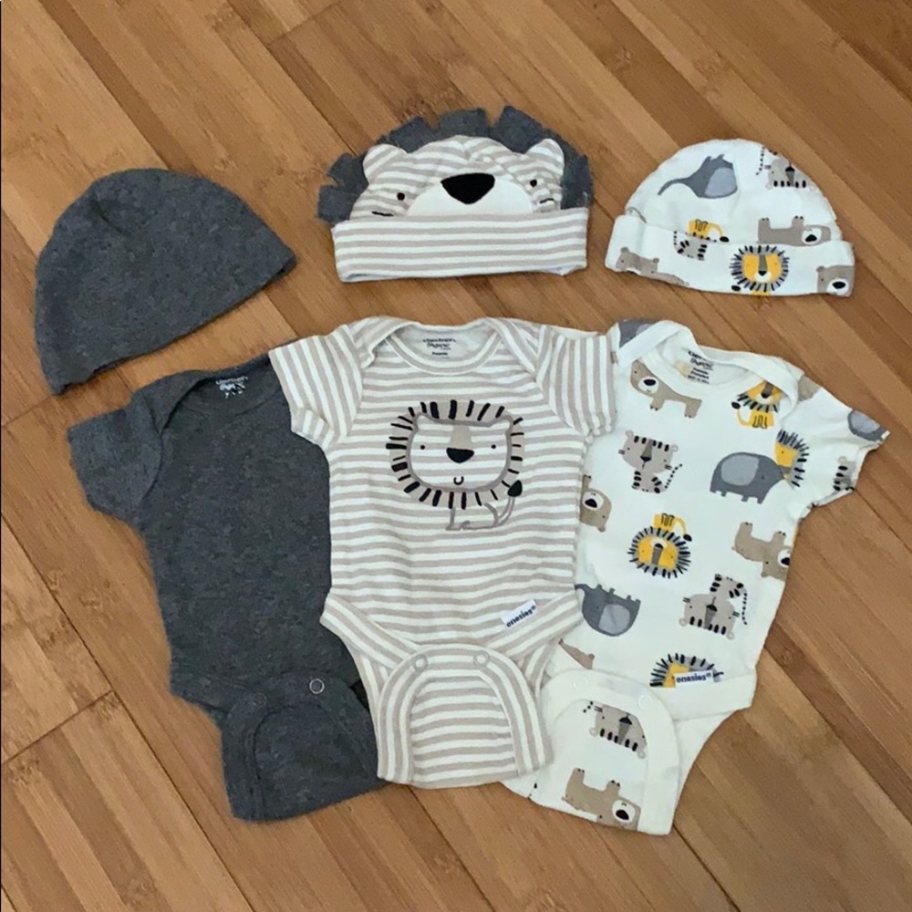 LIKE NEW Lot of 3 Preemie s/s onesies and hats